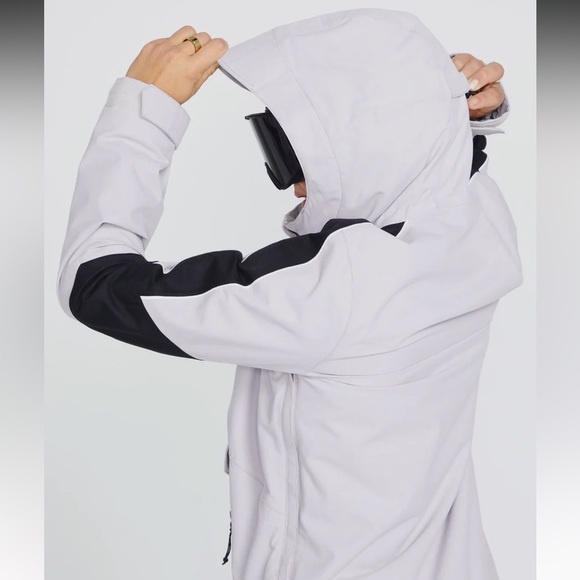 Volcom Women's Mirror Pullover Ski Jacket - Picture 6 of 16
